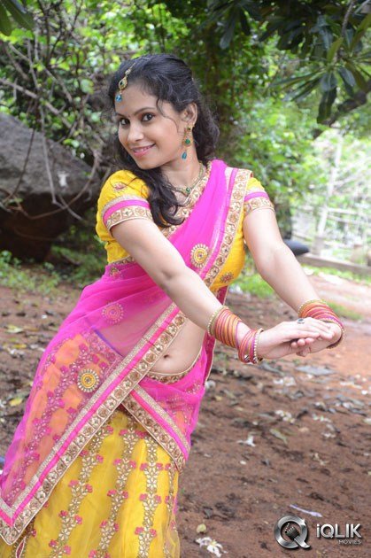 Sumi-Ghosh-At-Lovers-Park-Movie-Opening